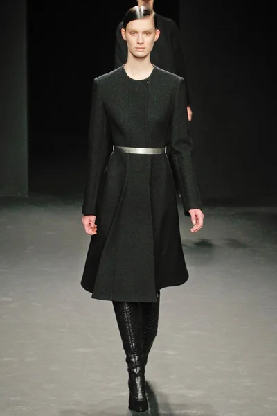 Look 10